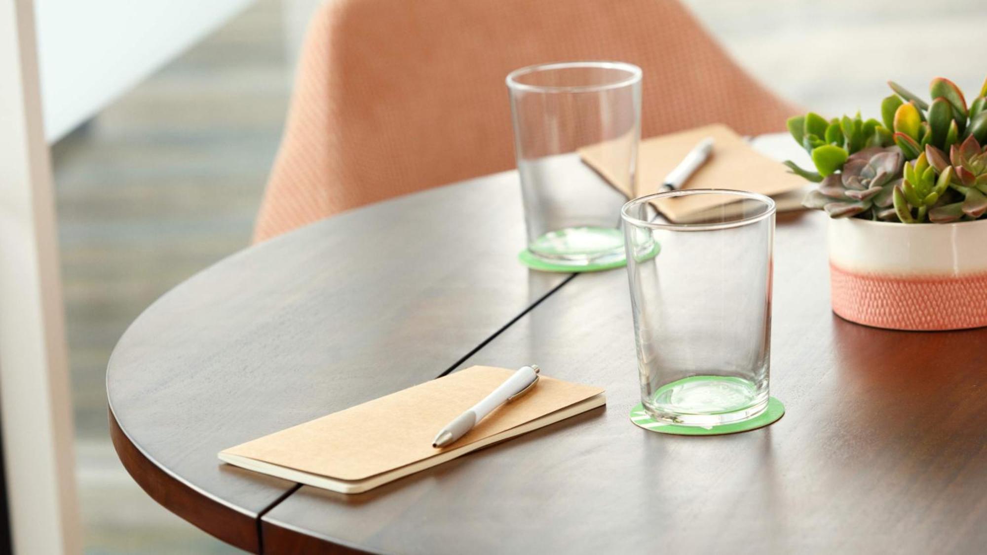 Holiday Inn & Suites Makati By Ihg Makati City Extérieur photo Drink coasters