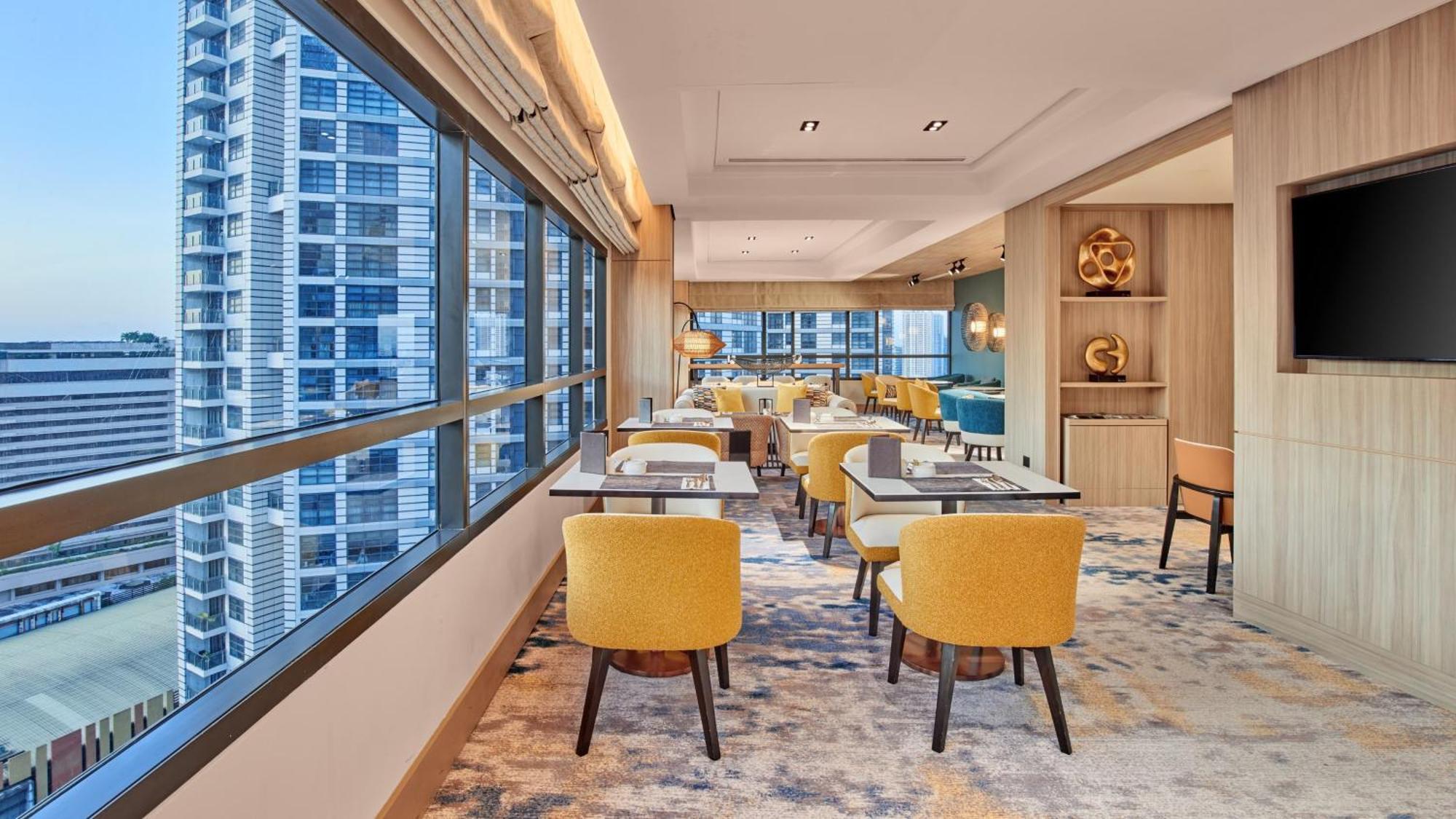 Holiday Inn & Suites Makati By Ihg Makati City Extérieur photo
