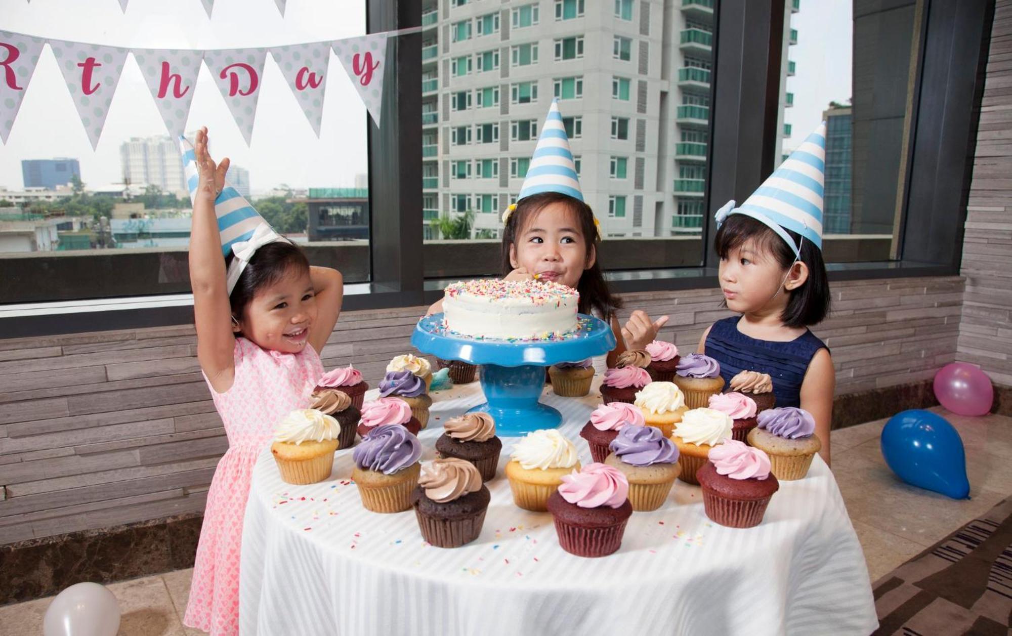 Holiday Inn & Suites Makati By Ihg Makati City Extérieur photo